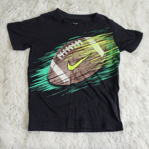 The nike tee black football graphic short sleeve tshirt boys size 4/XS - Picture 1 of 3